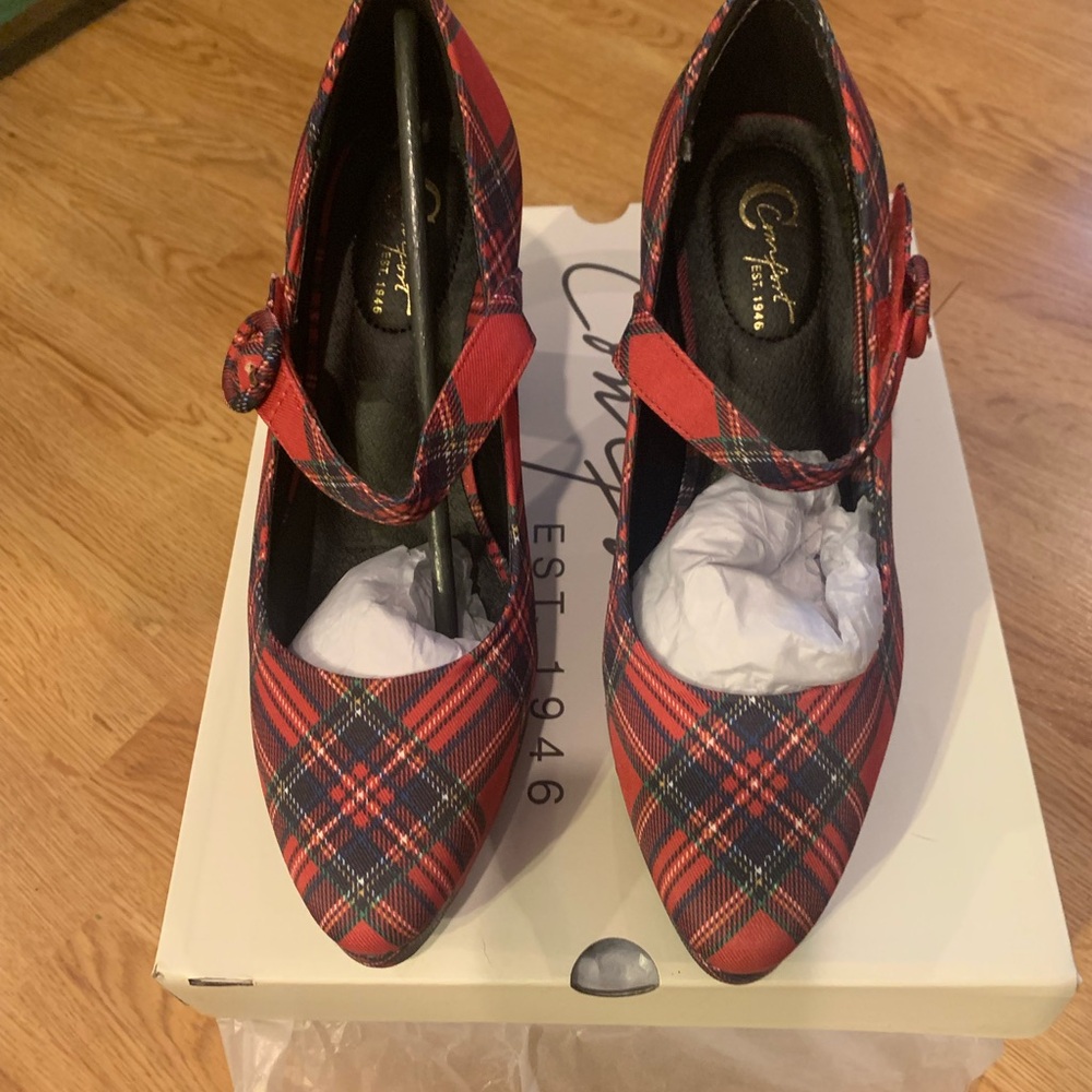 Red Plaid Platform Mary Jane Heels - Picture 11 of 12